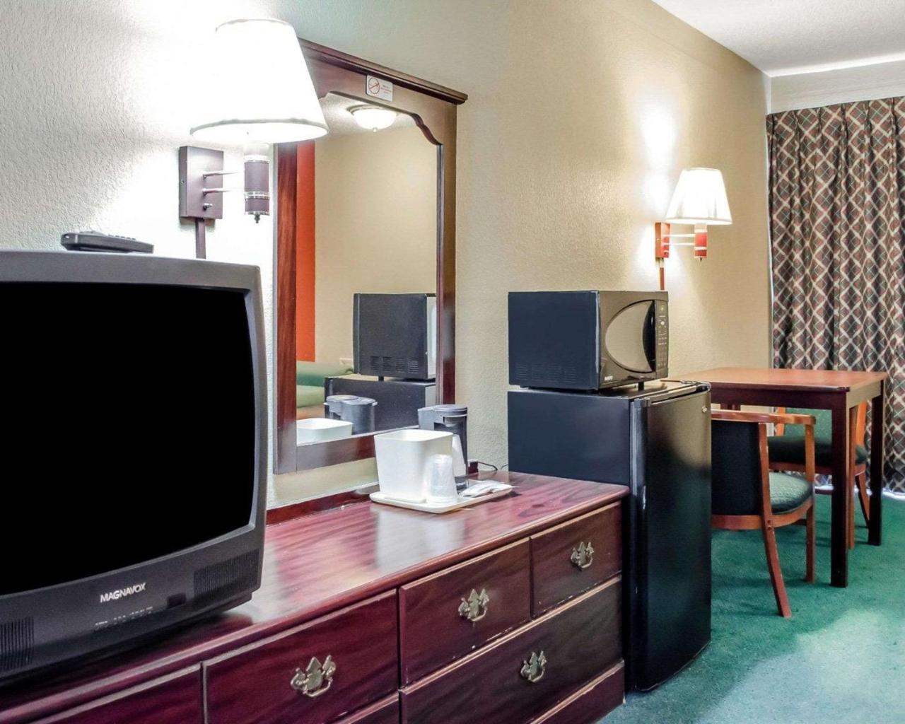Rodeway Inn Harrisburg Eksteriør billede
