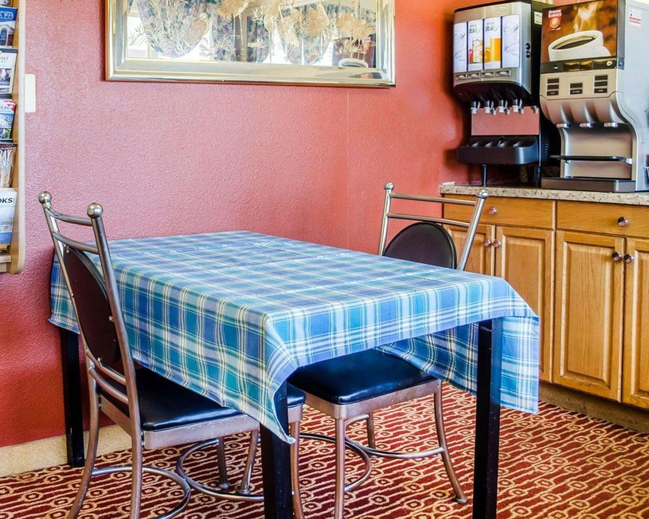 Rodeway Inn Harrisburg Eksteriør billede