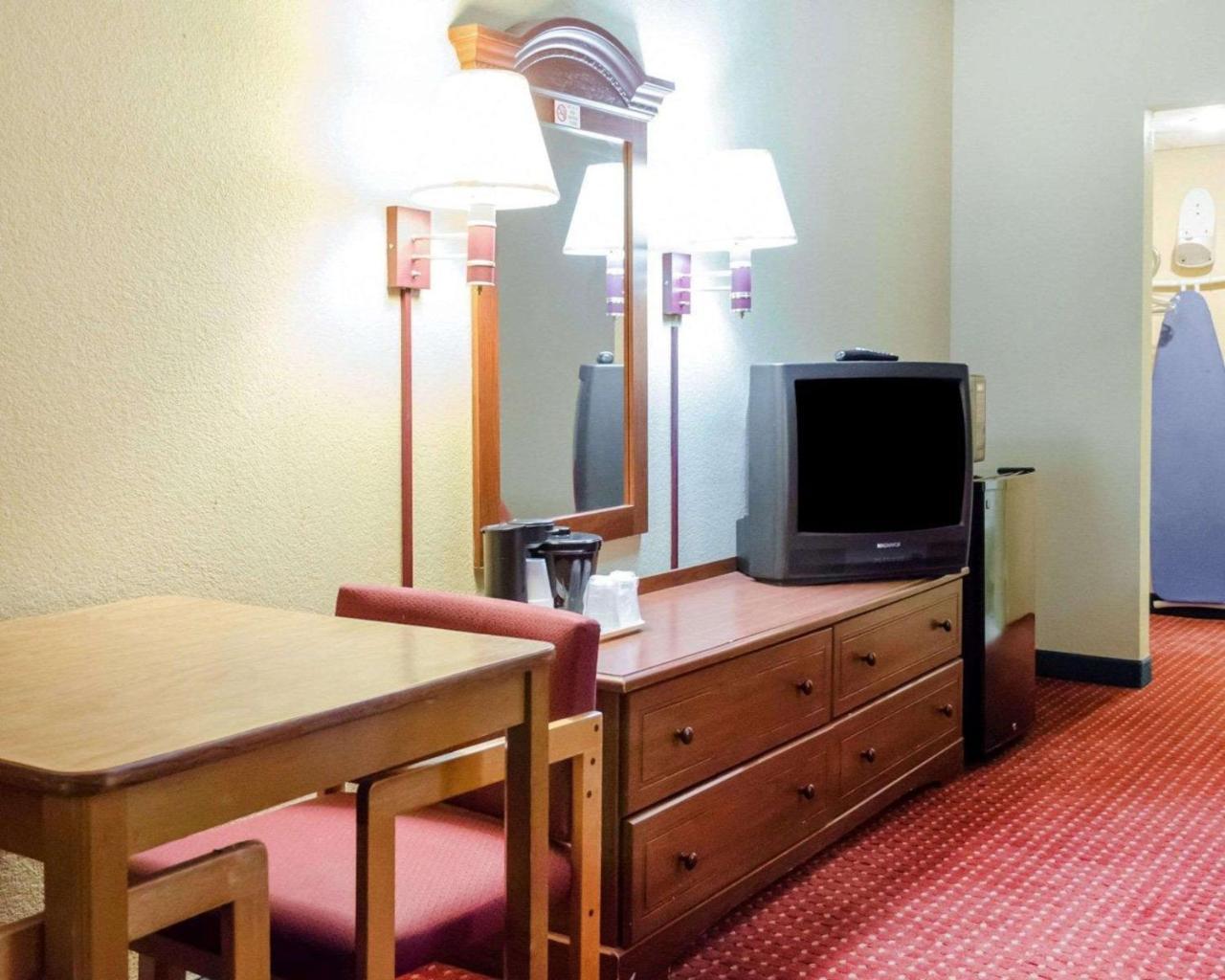 Rodeway Inn Harrisburg Eksteriør billede