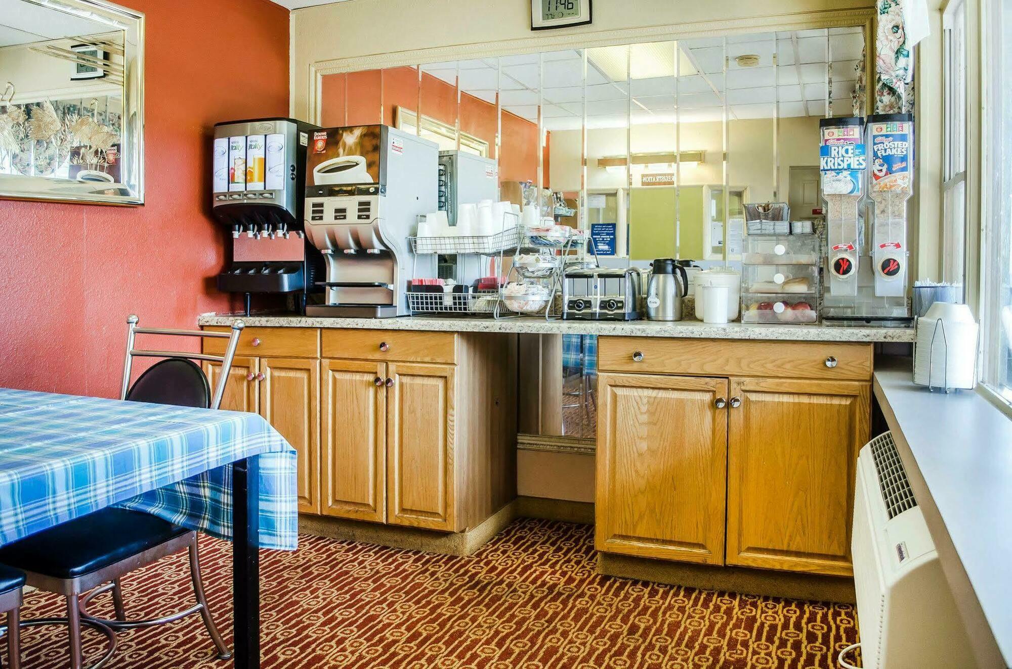Rodeway Inn Harrisburg Eksteriør billede
