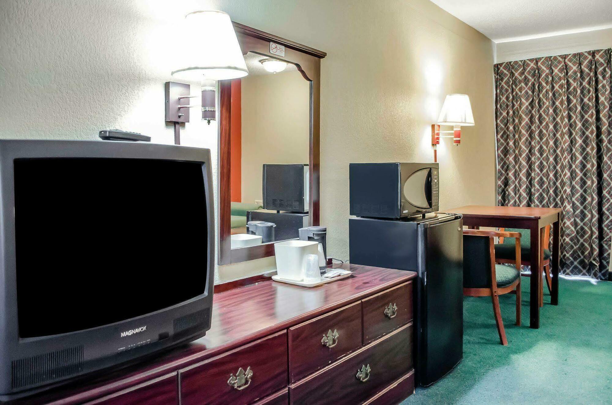 Rodeway Inn Harrisburg Eksteriør billede